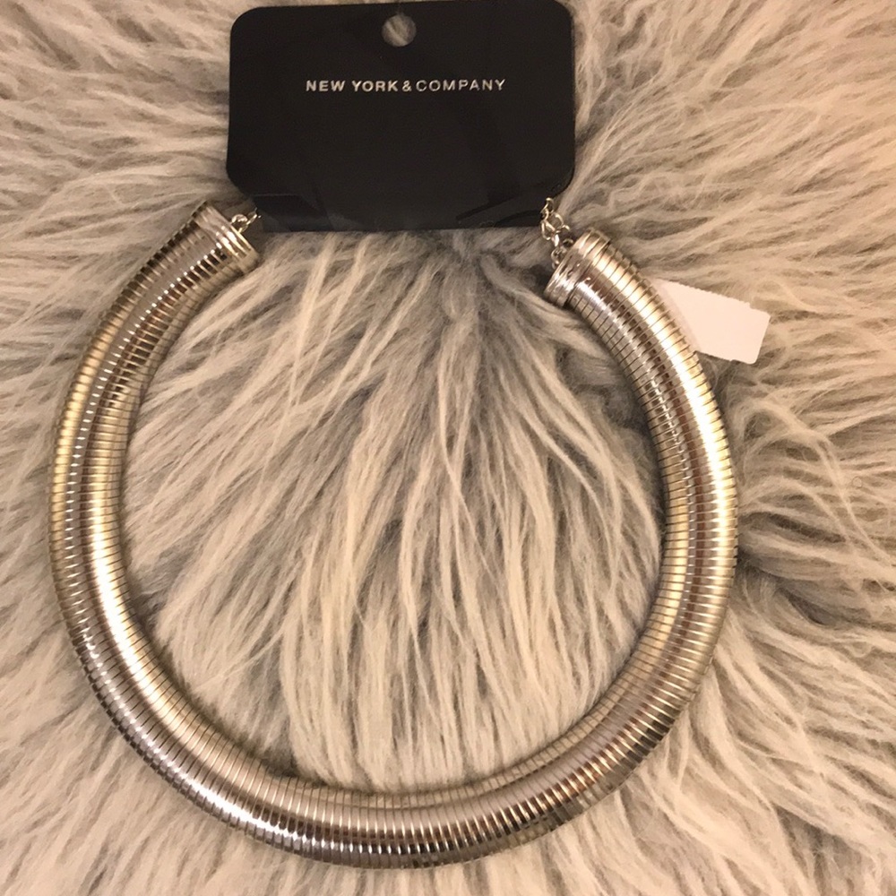 Silver neck lace